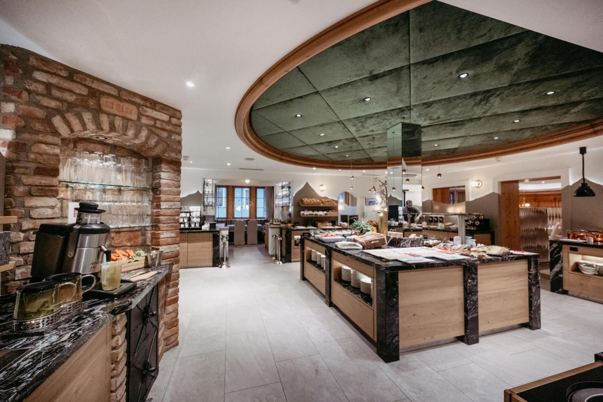 Salzburger Hof Hotel 4*
